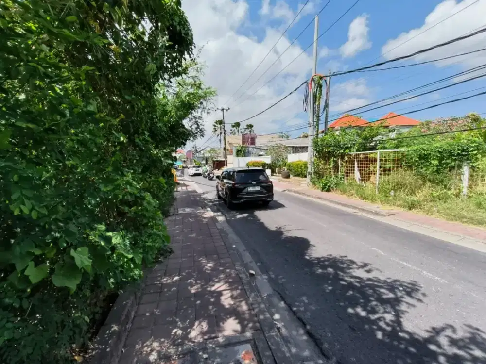 Dijual Tanah Lokasi Strategis di Jalan Utama Seminyak Cocok Untuk Bisnis