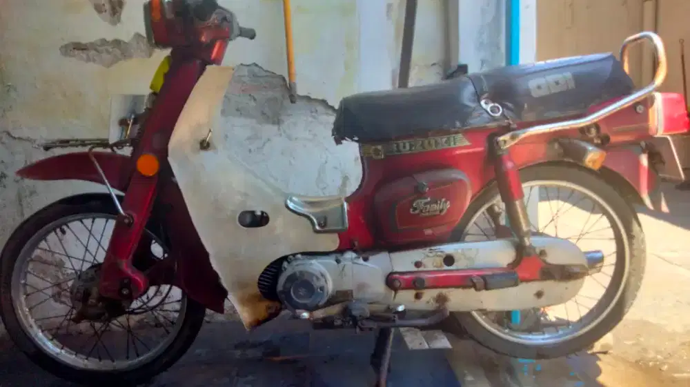 Dijual Motor Suzuki Family tahun 1983,Cat masih Original