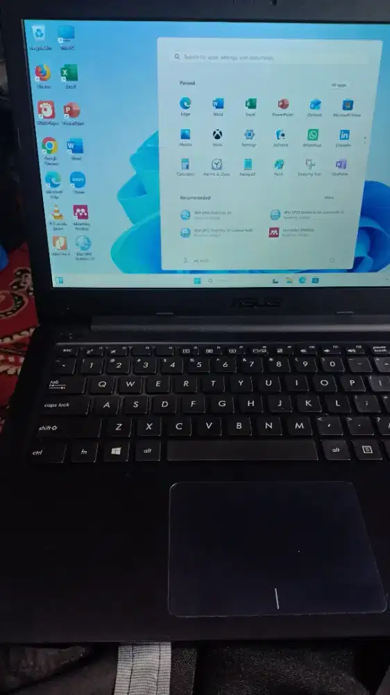Laptop Asus E402Y Ringan utk kuliah