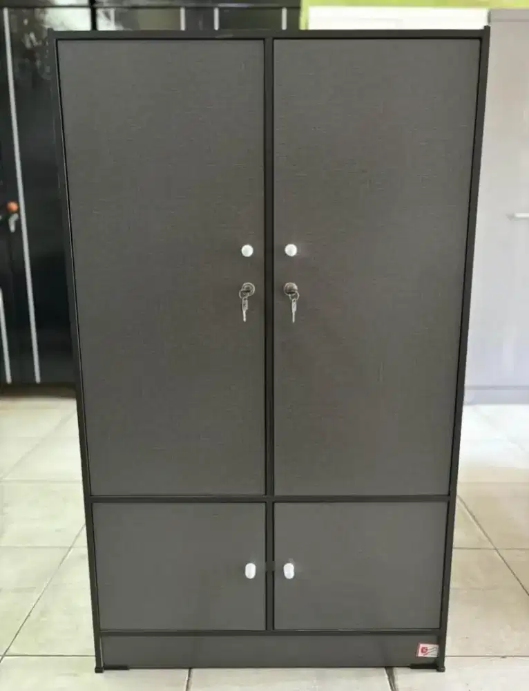 Lemari Pakaian Mini