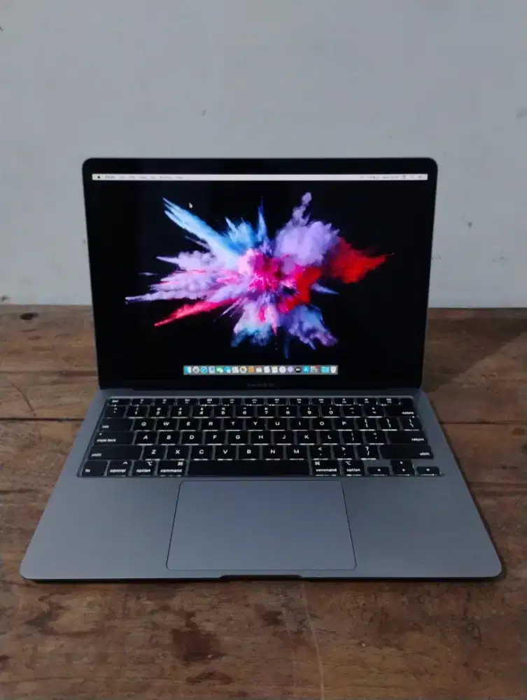 Macbook Air 2020 i7 8gb/256gb