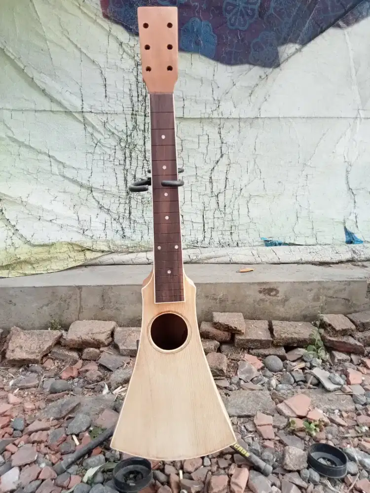 Body gitar mentah backpaker kayu