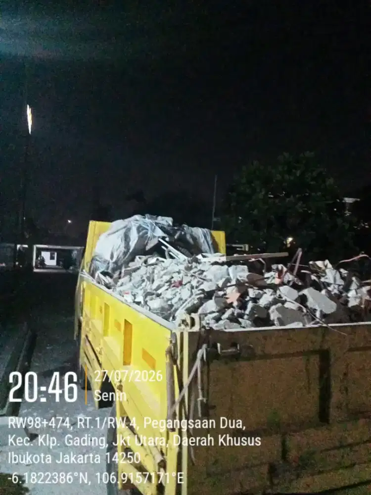 Jasa buang puing dan angkutan sampah