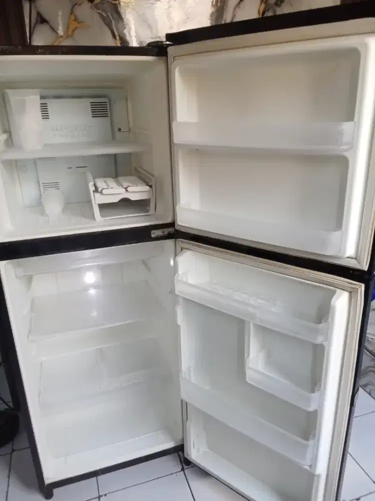 Kulkas 2 pintu panasonic