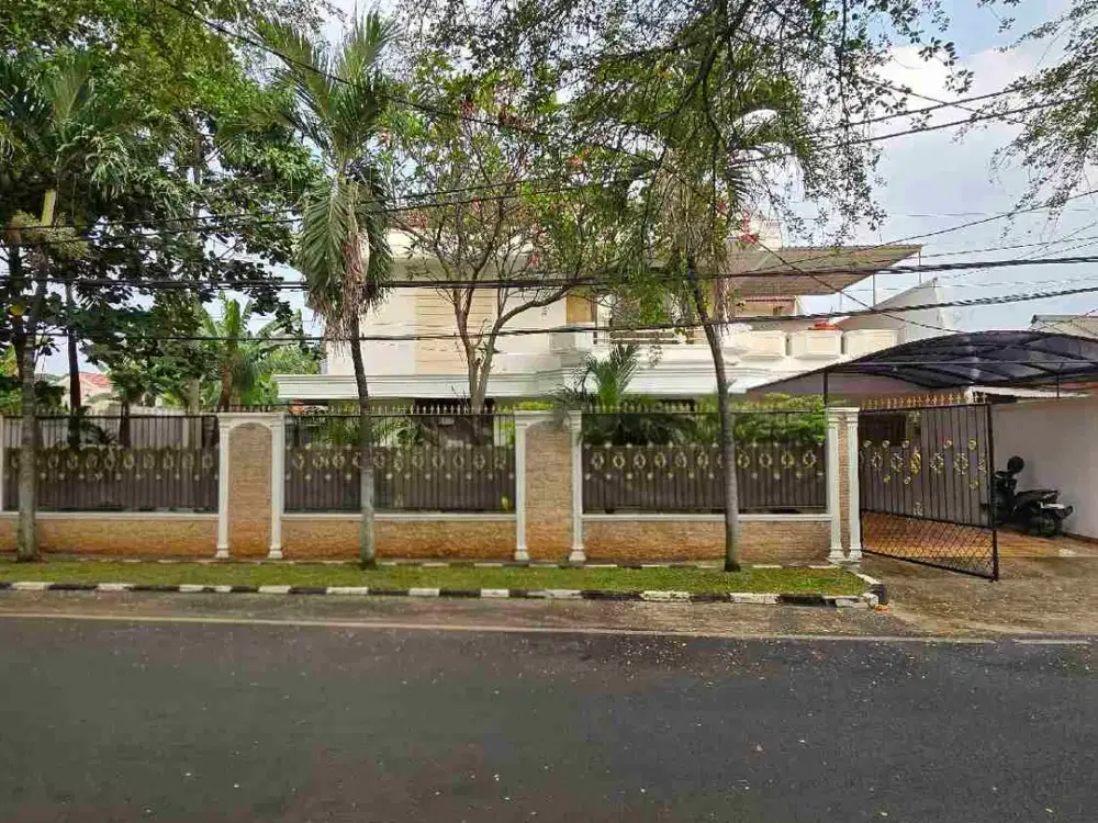 rumah kokoh terawat dan strategis di Duren Sawit Jaktim