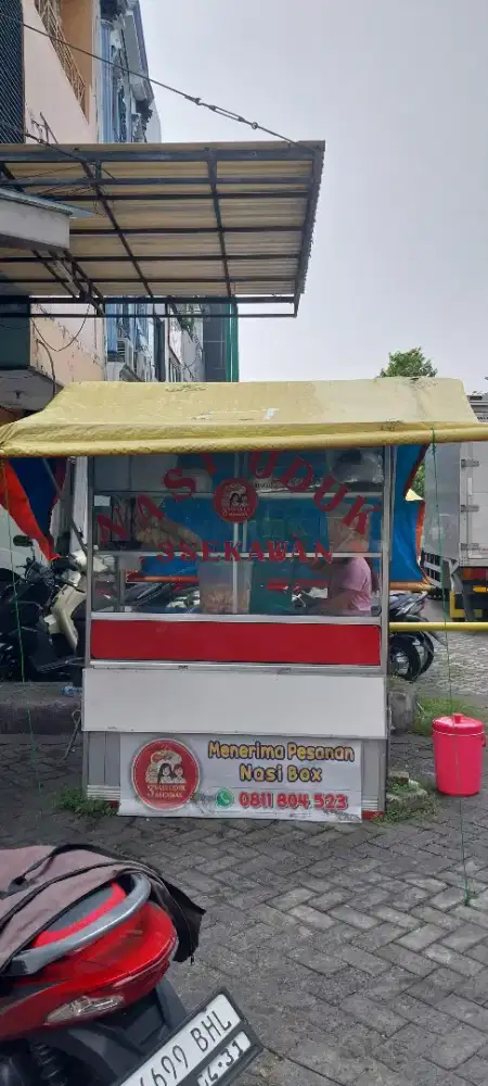 Etalase Untuk jualan langsung kondisi masih sangat bagus Harga Murah.