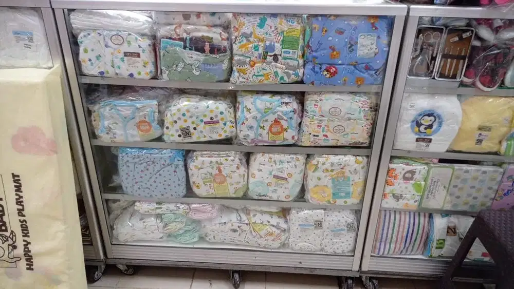 Jual rak lemari tempat pakaian untuk usaha