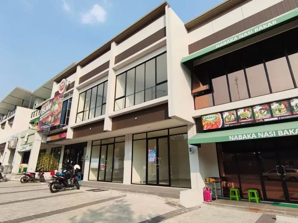 Sewa Ruko Sorrento East tanpa parkir depan jalan utama