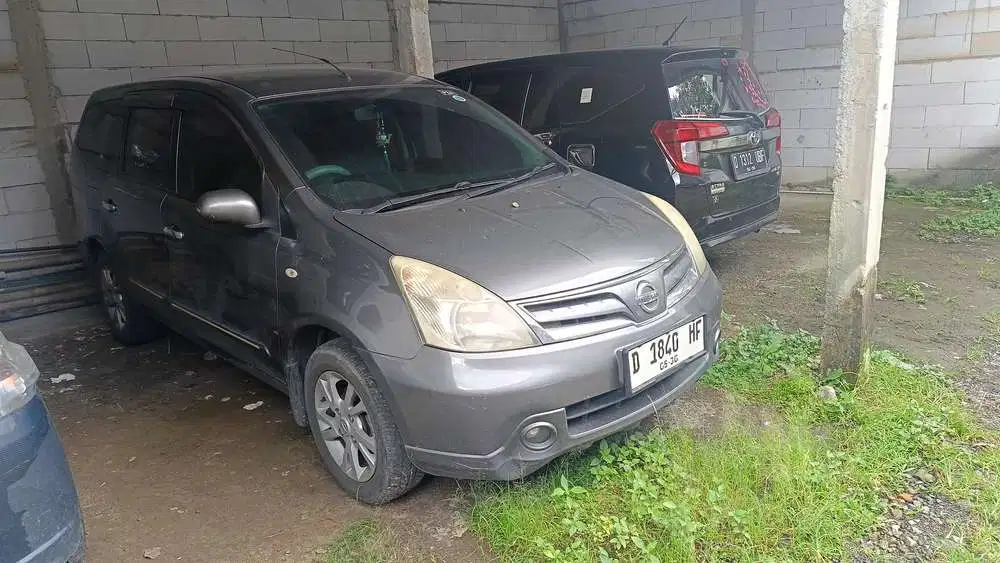 Nissan Grand livina 2011 Bensin