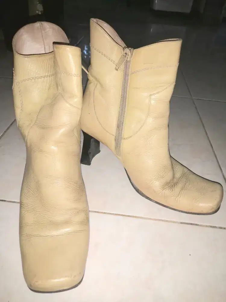 Sepatu boot wanita kulit asli