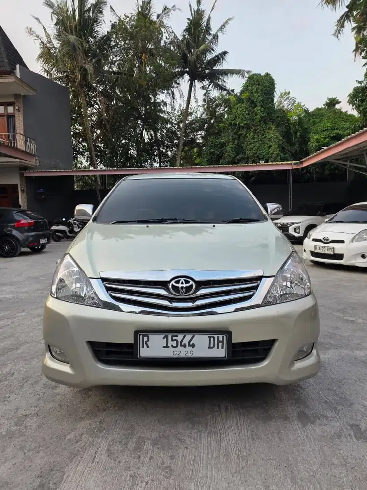 Toyota Kijang Innova 2.0 G Bensin Manual 2009 Terawat