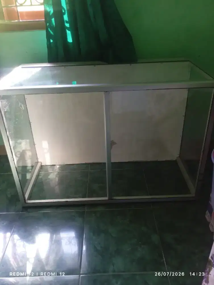 Jual etalase bekas murah