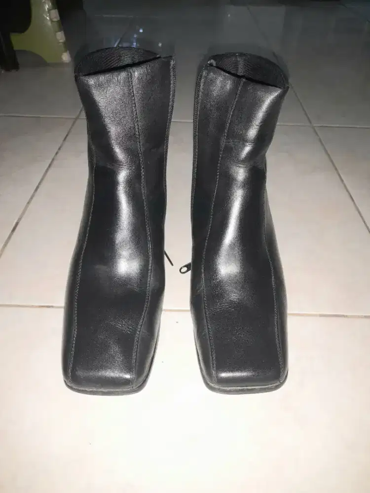Sepatu boot wanita kulit asli