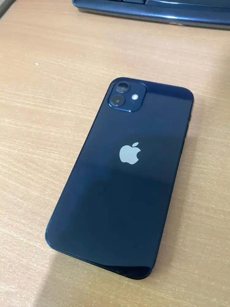 IPhone 12 kondisi mulus