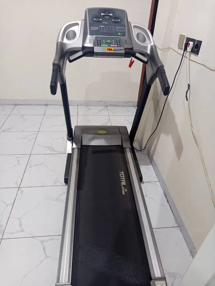 Treadmill elektrik total fitness TL-288 pemakaian sendiri masih mulus