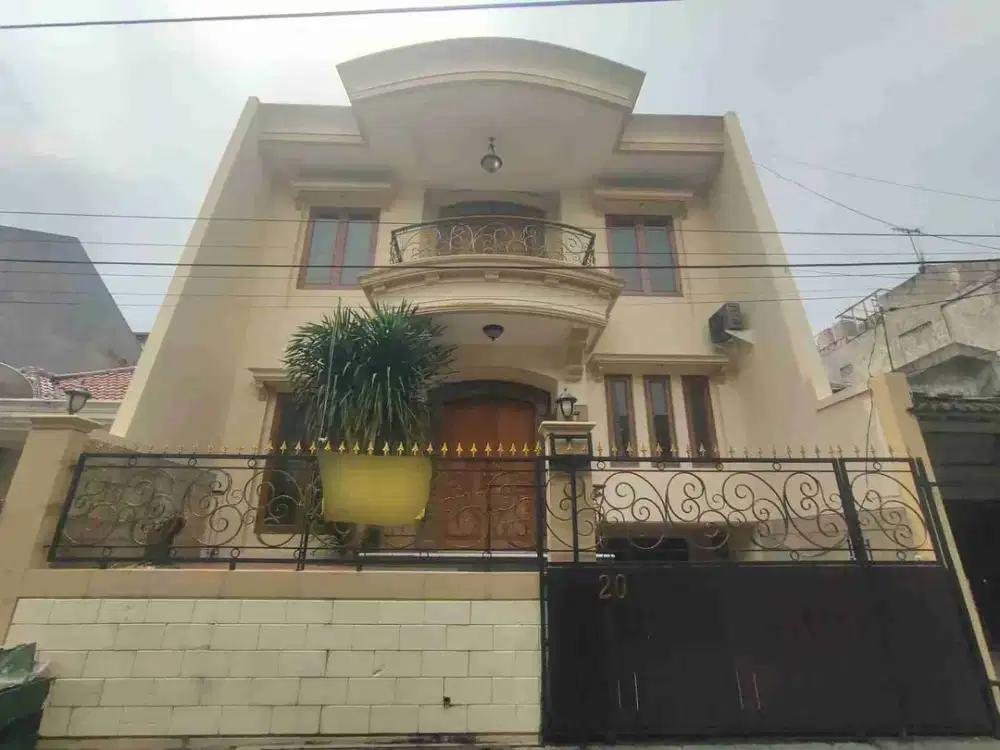 rumah 3,5 lantai di rawamangun jakarta timur