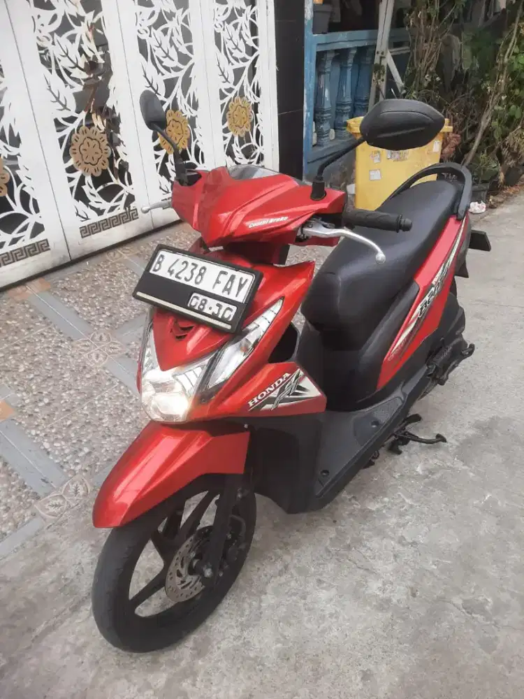 Honda Beat Fi 2015 ESP,ss lengkap mesin halus,body mulus,pajak hidup