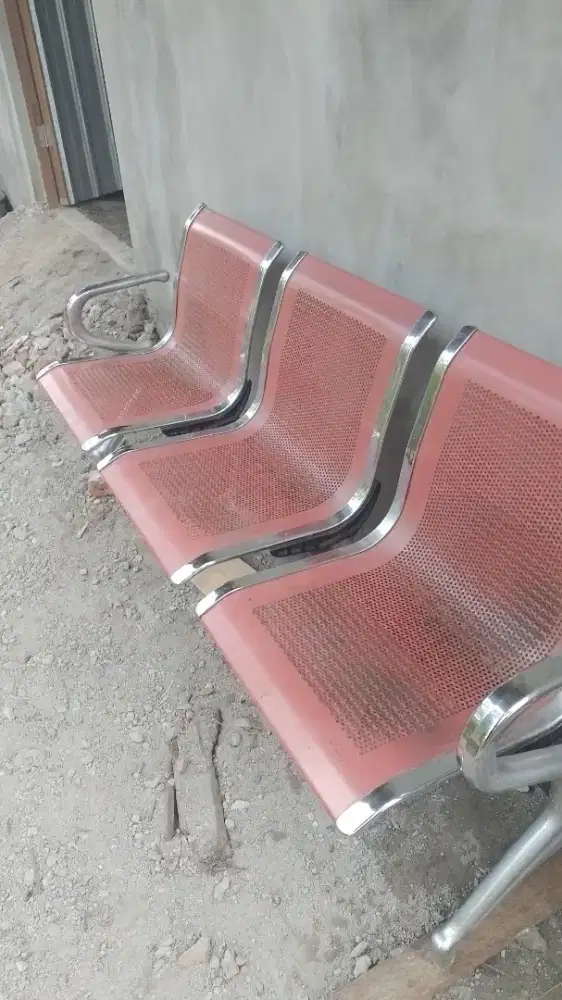 Kursi tunggu 3 shett merk infòrma