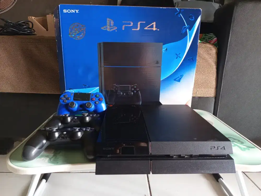 Dijual PS4 FAT (500GB) ORIGINAL Free 3 Stik