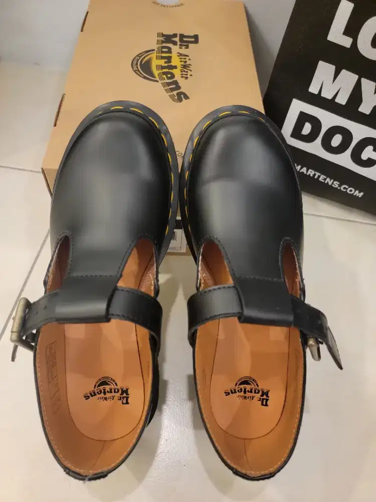 Dr. Martins second like new
