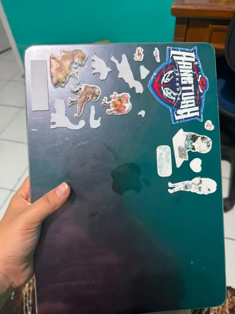 Macbook air m2 garansi on