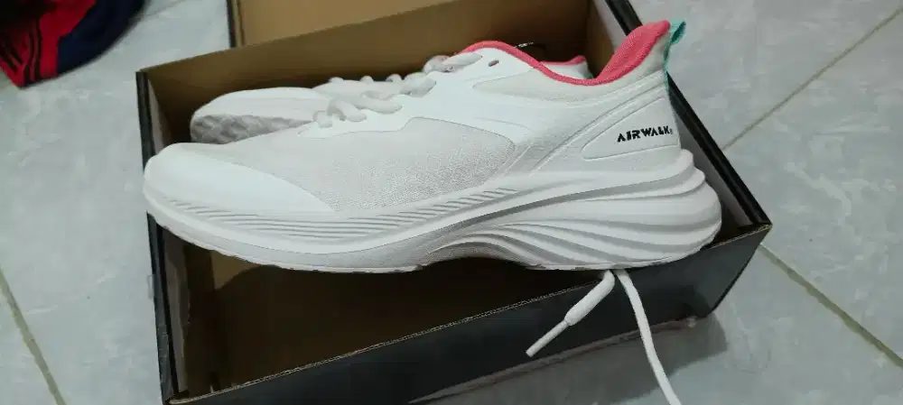 Sepatu aw original