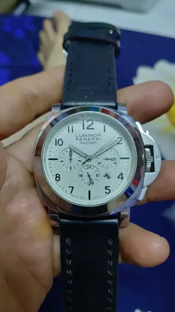 Jam tangan premium