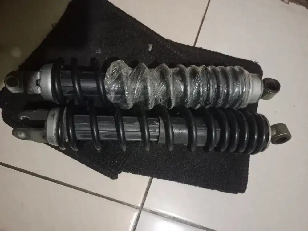 Bismillah.   ... Shockbreaker copotan Vario 125