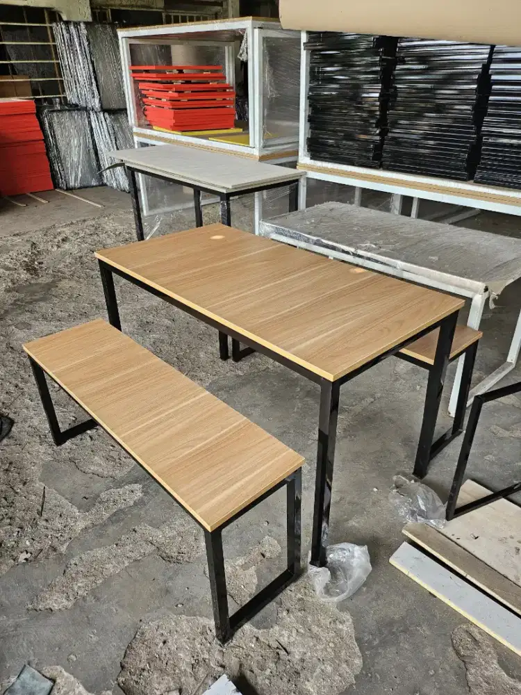 Meja cafe/meja warkop/meja santai/meja set