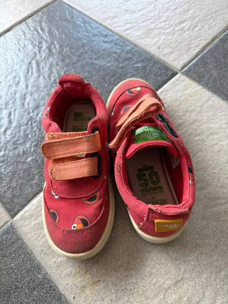 Sepatu anak wakai sz 28