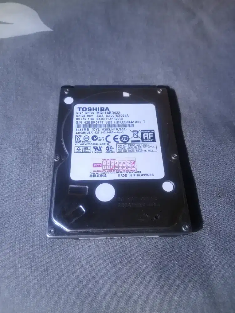 Harddisk/hardisk/hdd merk Toshiba 320gb SATA 2.5inchi