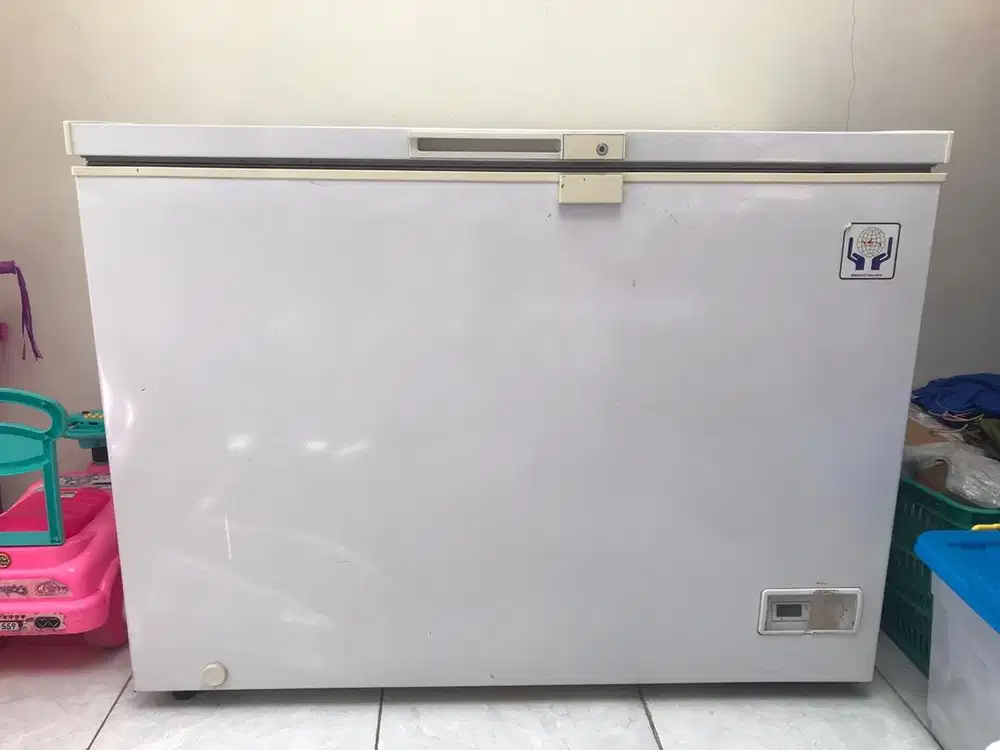 Freezer daging bekas pakai pemakaian pribadi dirumah.