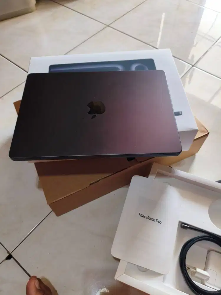 Macbook Pro M5 14 - 16GB/521GB - Black