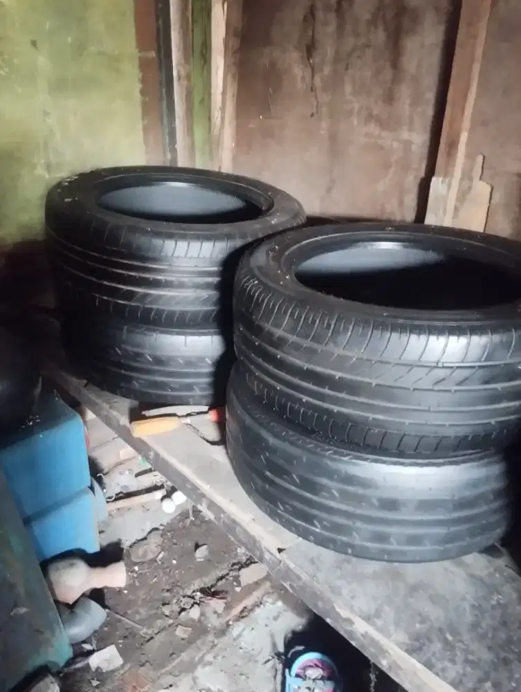 Sepaket ban mobil