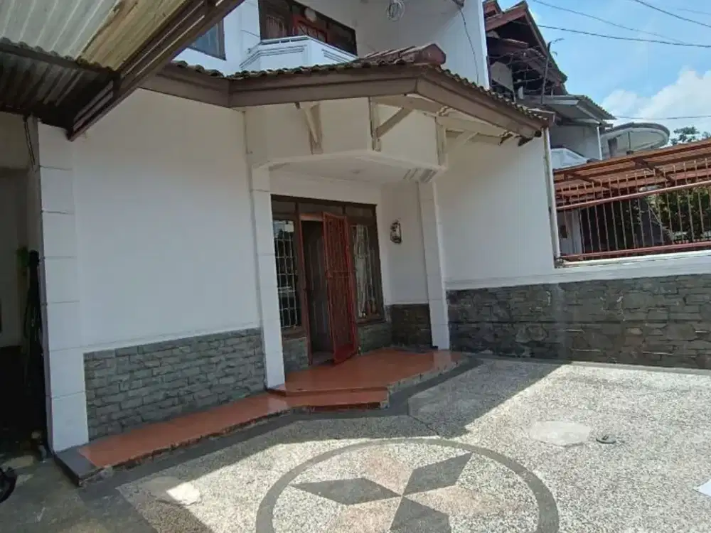 KOMP PASIR SALAM, BKR, BUAH BATU. RUMAH 2 LANTAI SIAP HUNI DI KOTA BANDUNG