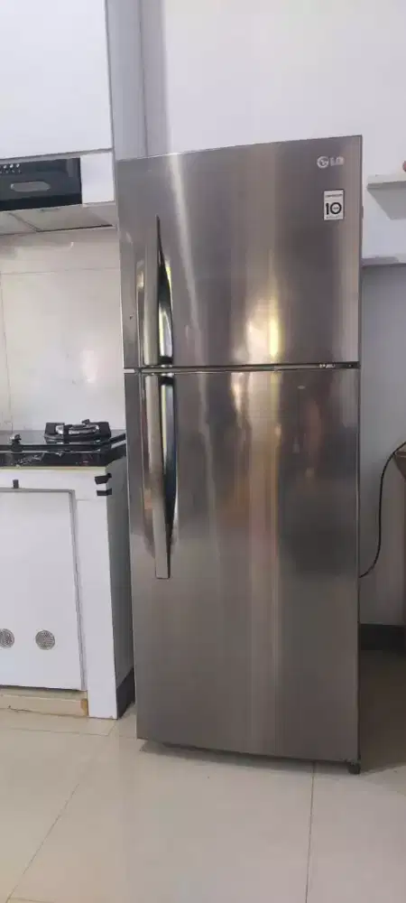 Kulkas 2 pintu Merk LG