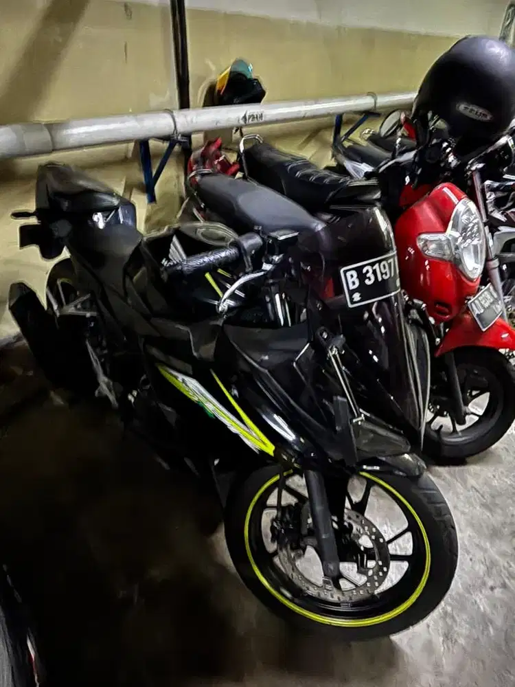 Dijual Cbr 150 warna hitam