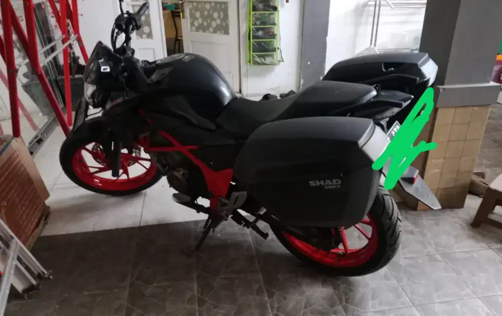 Honda CBR 150 r tangan 1 dari baru an sendiri