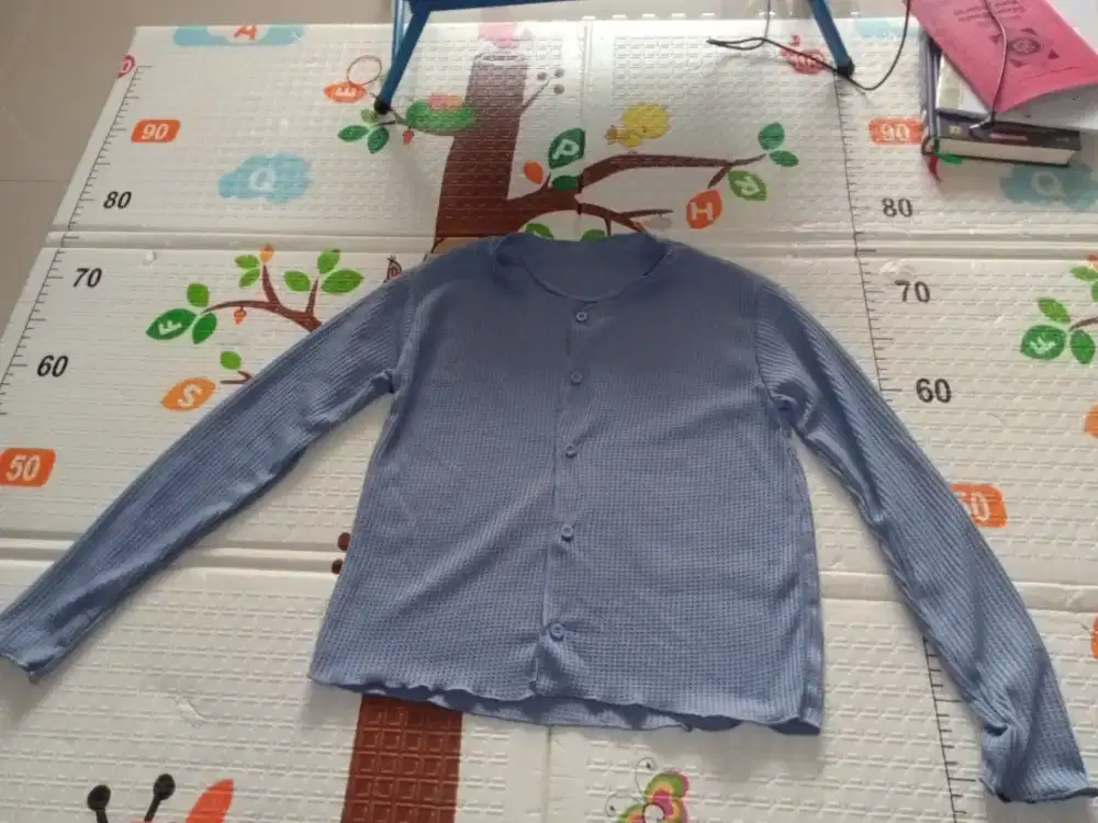 Baju sweater , buat di pakai sehari hari, bahannya adem