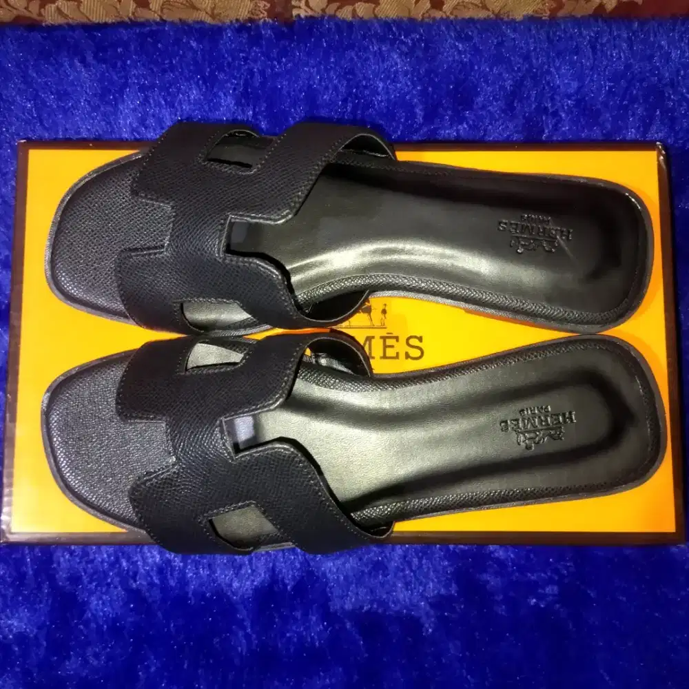Sandal flat wanita hermes