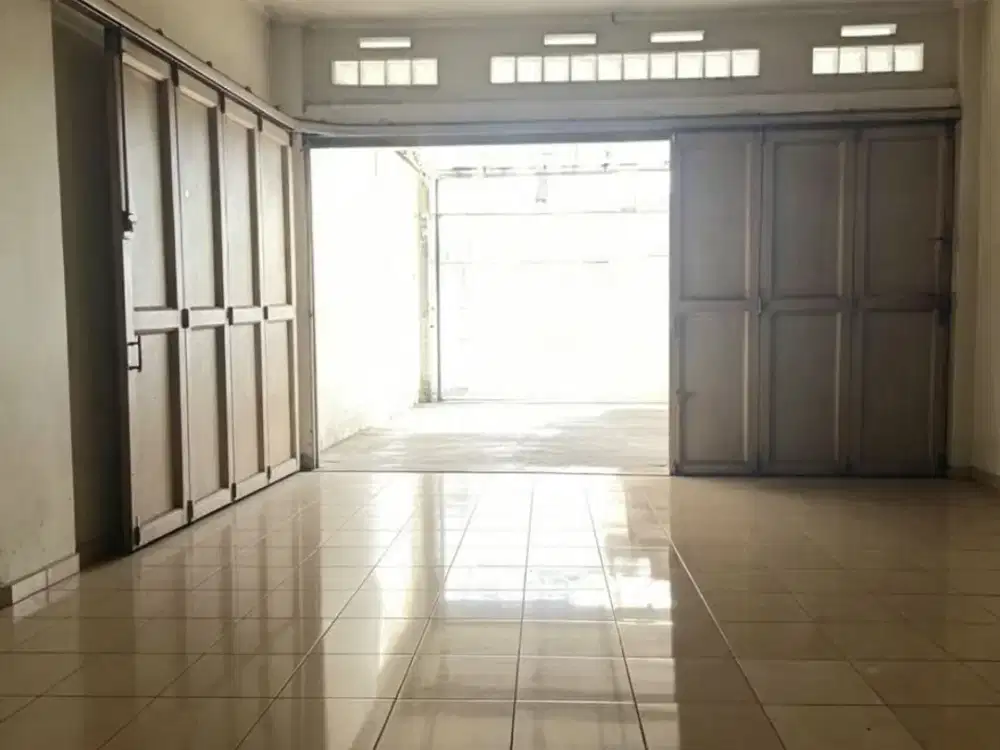 Ruko murah & strategis mainroad di jl dr djunjunan pasteur Bandung