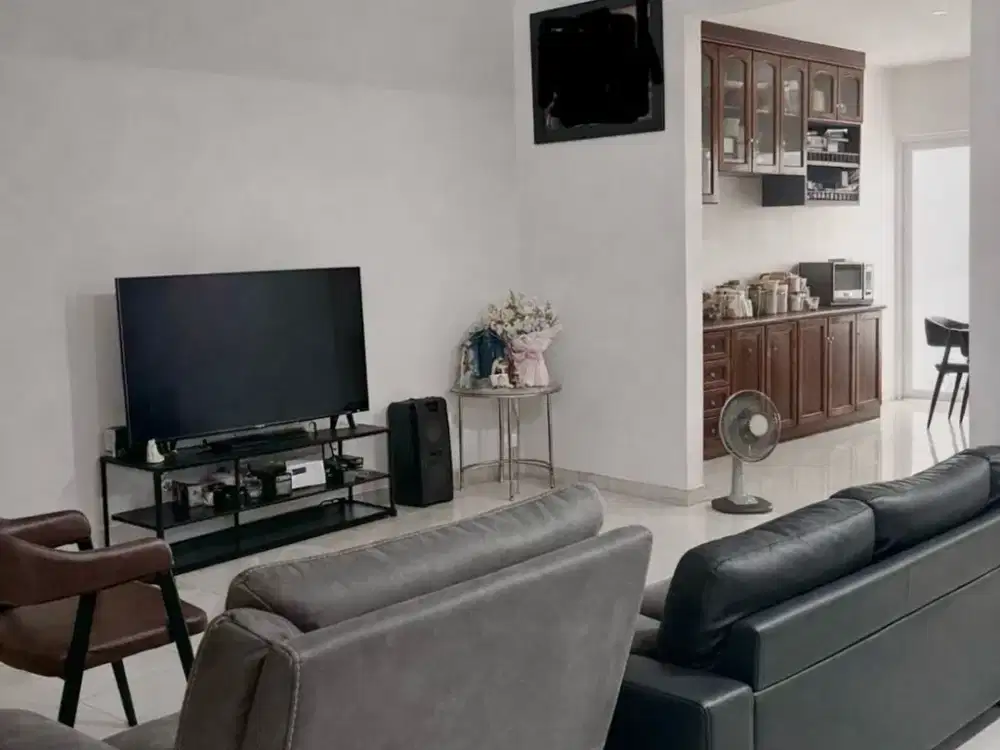 Rumah Full Furnished SHM Hadap Utara di Taman Modern Jakarta Timur
