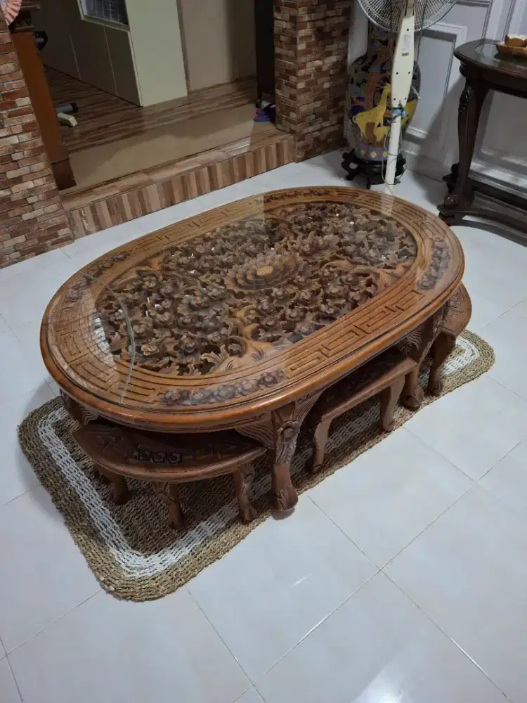 MEJA HIAS DENGAN KURSI