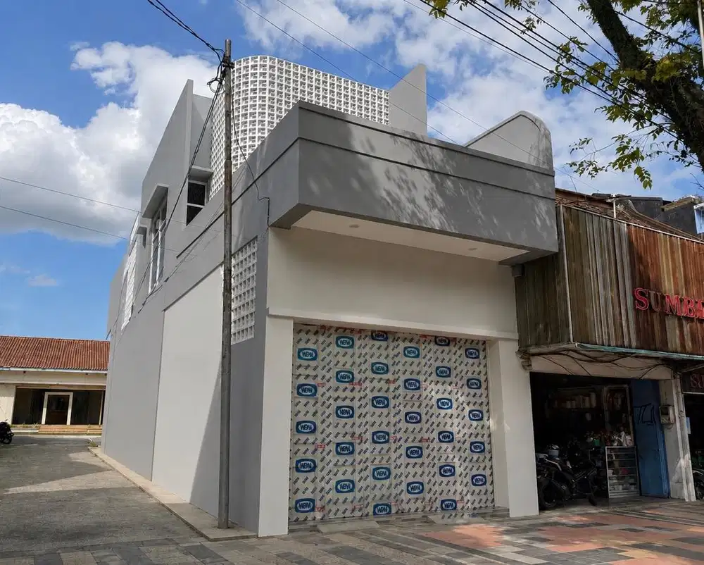 Disewakan Ruko Baru 2.5 Lantai Siap Pakai di Jl Pemuda Magelang