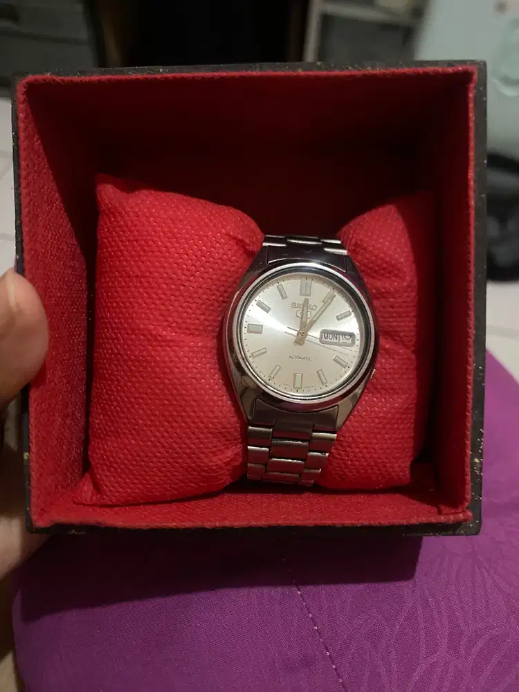 SEIKO 5 AUTOMATIC (Tanpa Baterai) + Box