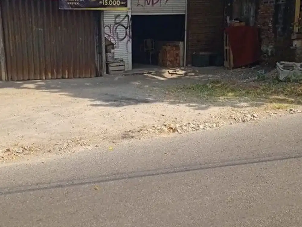 Bangunan Komersial Cocok Untuk Gudang Lokasi Strategis Dekat kantor Samsat Yogyakarta