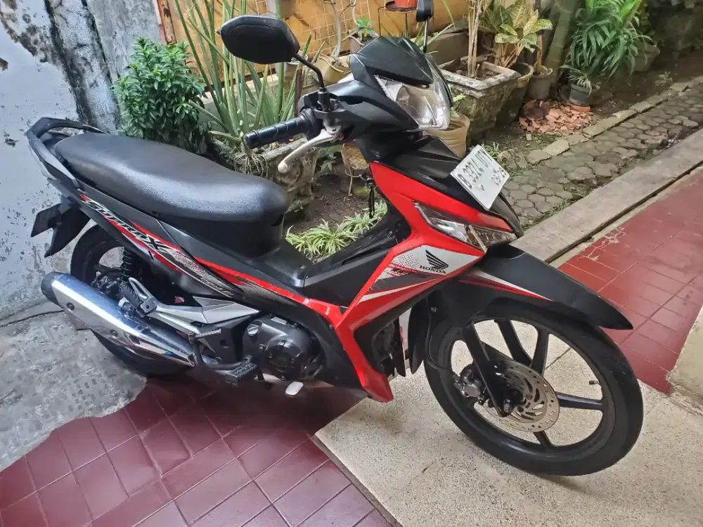 Honda Supra X 125 Hitam :2019 Full orisinil.