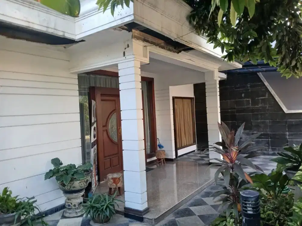 Rumah   Kertajaya Indah Hdp selatan , Ada dak beton fasum