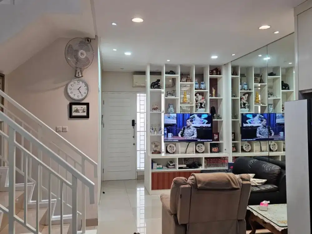 Dijual Rumah Layar Permai Uk 6X15 , SHM , Hadap Selatan