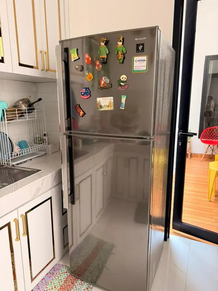 Kulkas sharp 2 pintu